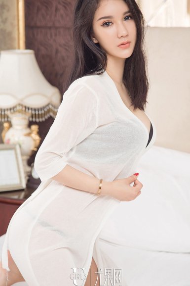 ‘DB真人官网’传何超莲吴克群拍拖 赌王三太默许女儿恋情(图)